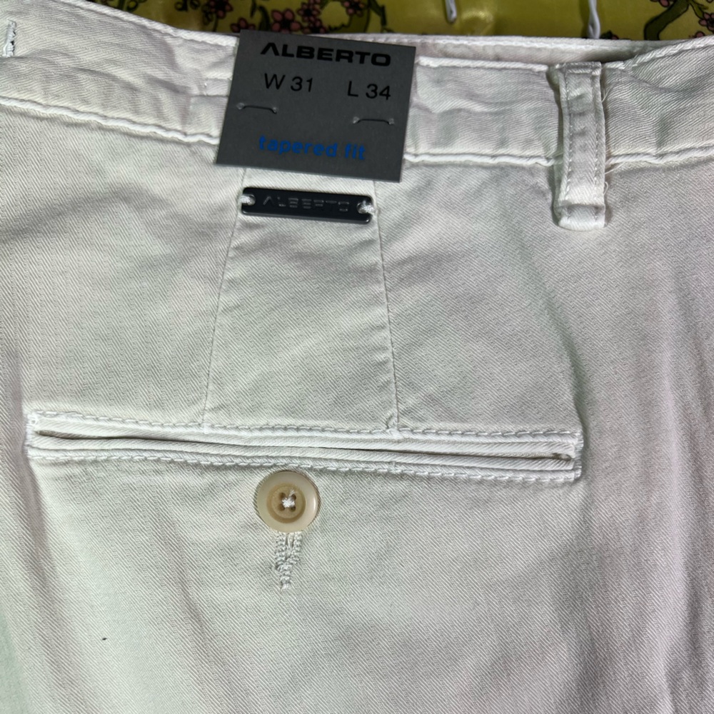 Alberto cotton chino. Tapered fit 31 x 34 Super lightweight. Tencel stretch. NWT